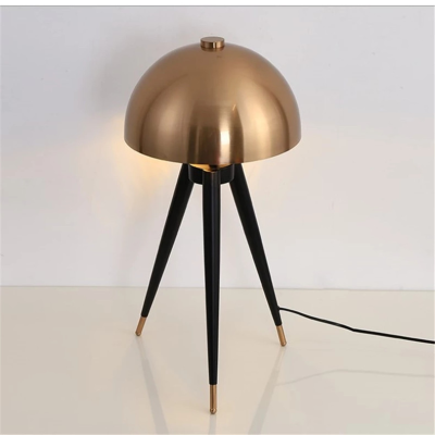 Lámpara de mesa Nerja – Diseño exclusivo y luz cálida LED para ambientes elegantes Lámpara de mesa Nerja – Diseño exclusivo y luz cálida LED para ambientes elegantes